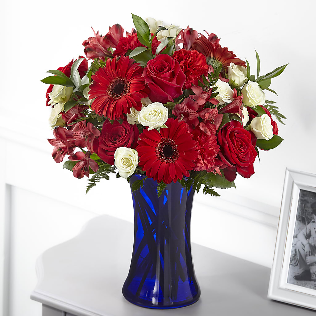 Hearts Embrace Bouquet – CASSIDY'S FLOWERS, Newmarket ON