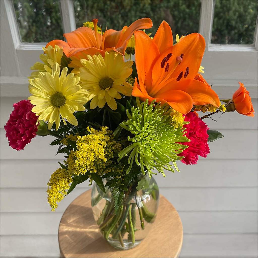 Bold & Bright – A Florist Original – CASSIDY'S FLOWERS, Newmarket ON