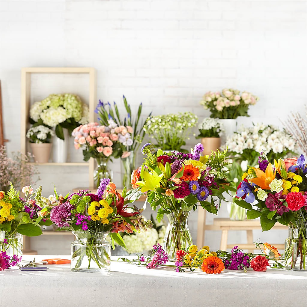 Bold & Bright – A Florist Original – CASSIDY'S FLOWERS, Newmarket ON