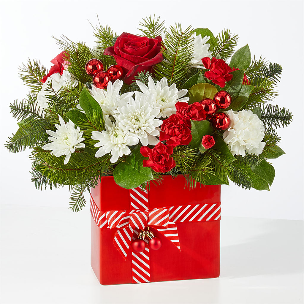 Presents Under the Tree Bouquet – CASSIDY'S FLOWERS, Newmarket ON