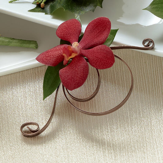 Boutonnière Mokara rouge